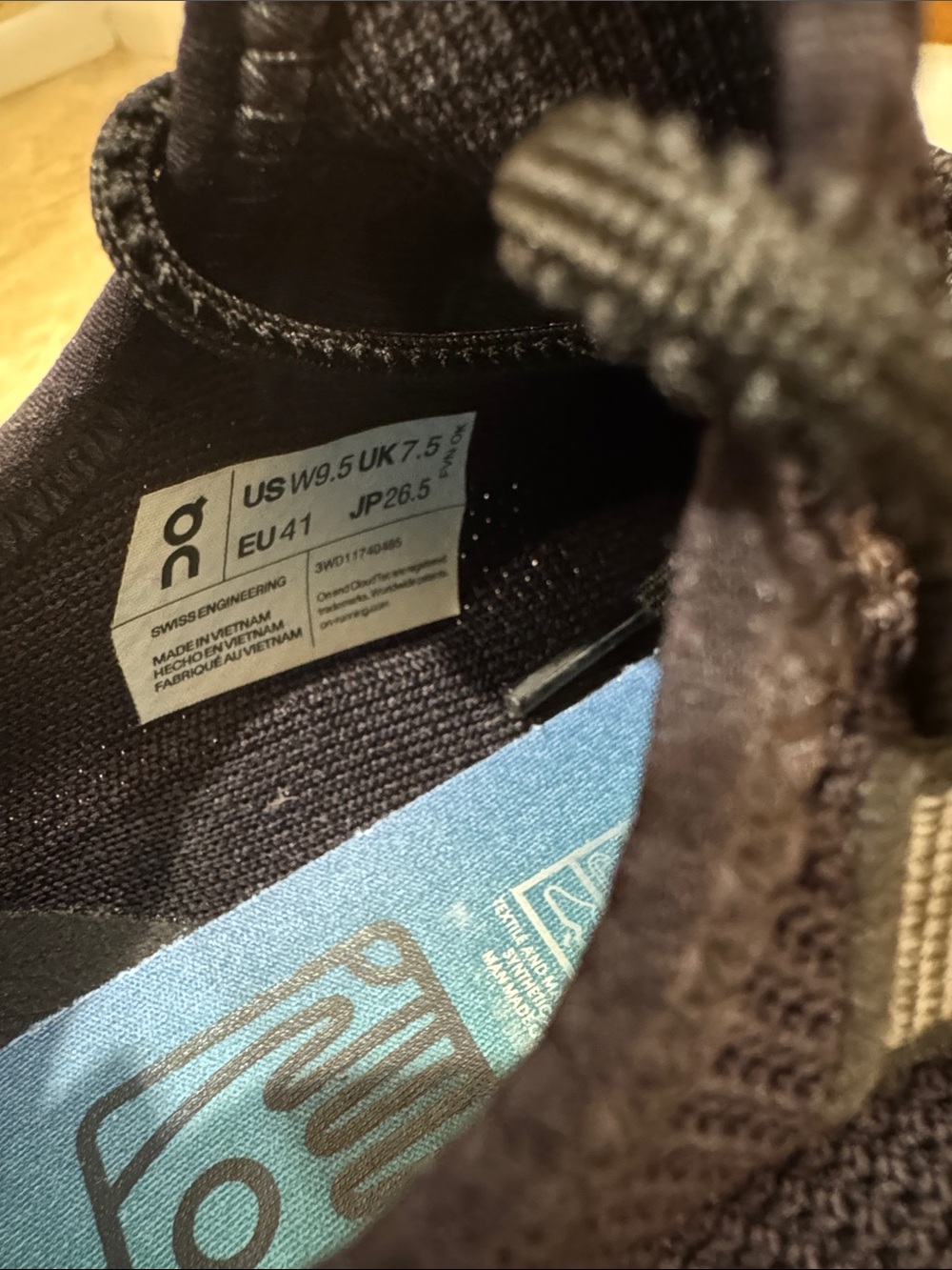 On Cloud Limited Edition Women's Black Athletic Sneakers - Picture 4 of 6